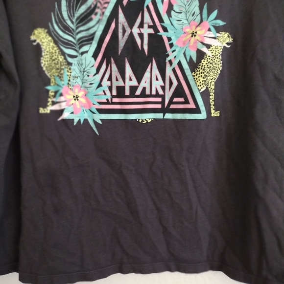 Def Leppard Multicolor Tropical Floral Logo Black Graphic Tshirt Size XL - Picture 6 of 7